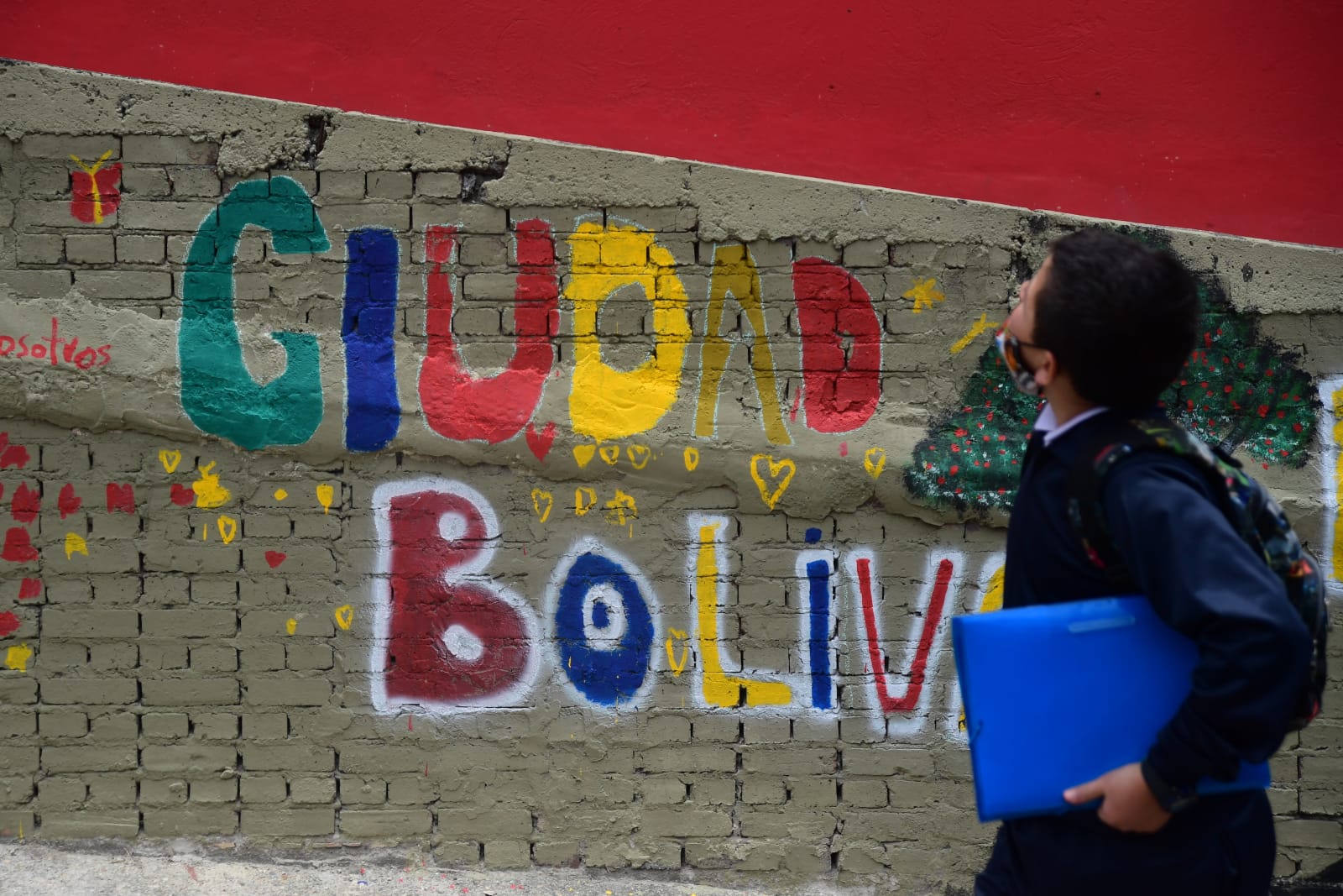 Mediante mensajes artísticos, la comunidad de Ciudad Bolívar busca pasar de pagina ante los sucedido.