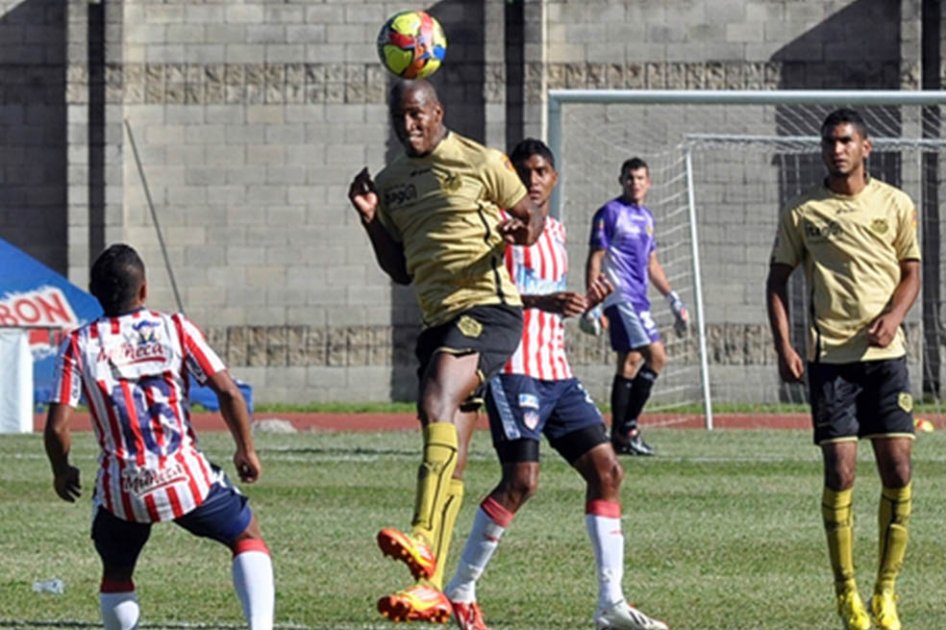 Itagüí goleó, gustó y se metió entre los ocho