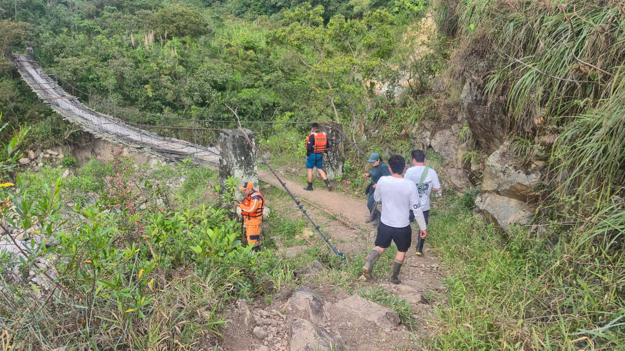 Bombero desapareció en Cundinamarca mientras buscaba a niña en el río Blanco