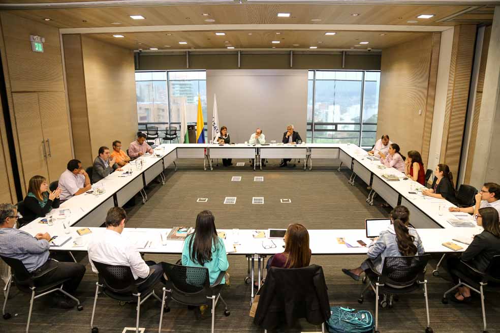 Academia busca acercarse a política ambiental