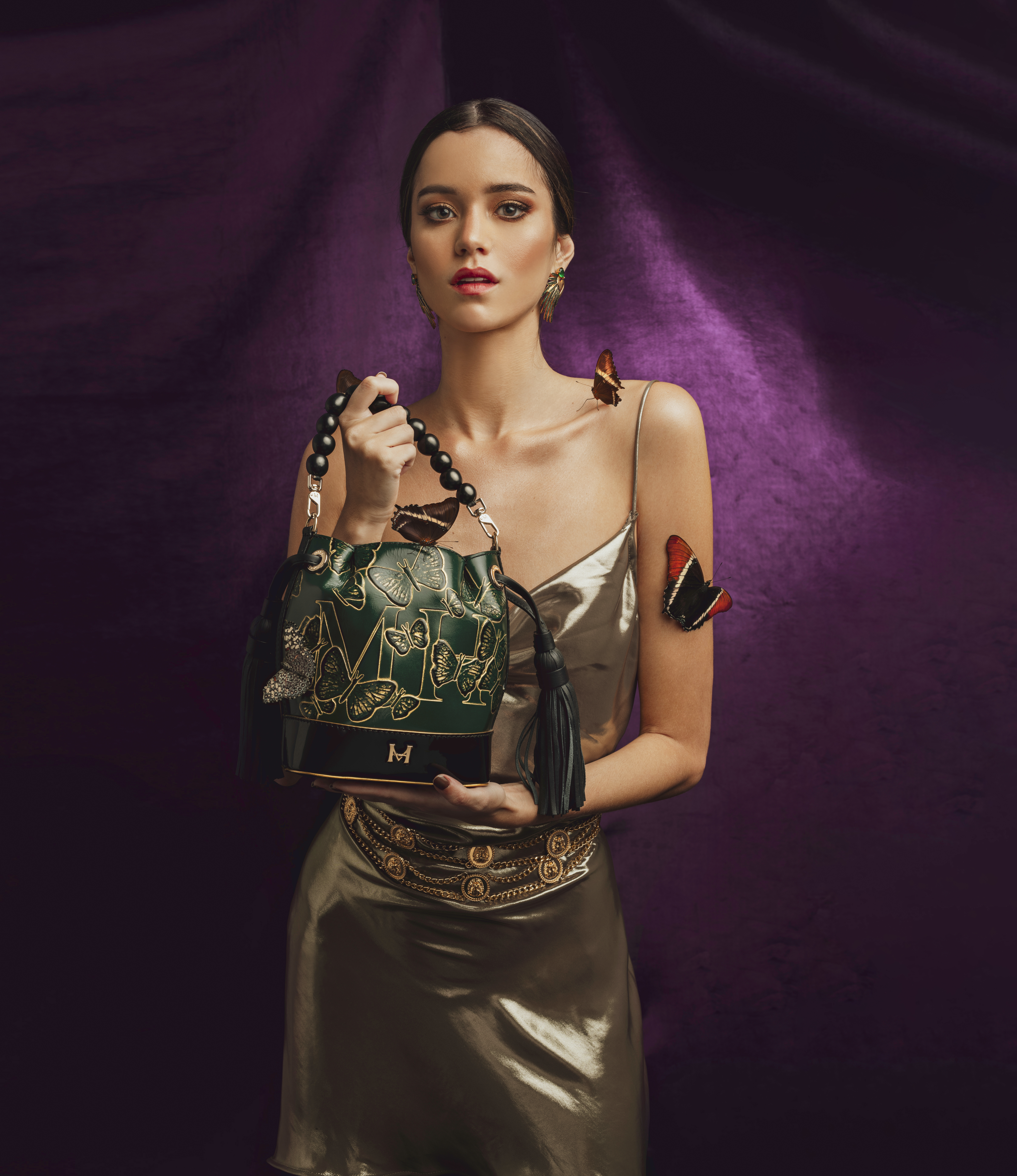 Mario Hernández, Colección Mariposas esmeralda. Mariposas, mágico realismo.