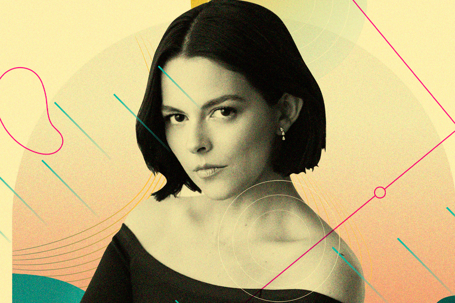 Julieth Restrepo ha participado en telenovelas y series de televisión como "Verano en Venecia" (2009), "A mano limpia" (2010), "La promesa" (2012), "Comando élite" (2013), "Laura, la santa colombiana" (2015) y "Lady, la vendedora de rosas" (2015).