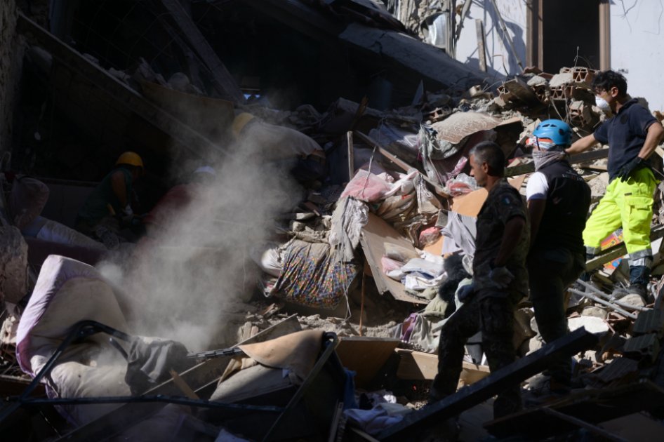 Asciende a 247 el número de muertos por terremoto en Italia