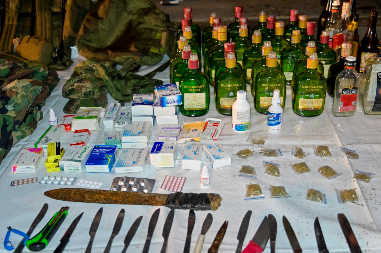 Botellas para reenvasar licor adulterado y más dejó operativo en Carrera Séptima