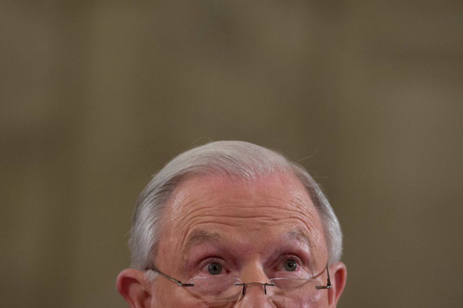 Lo que hará Jeff Sessions, a quien acusan de racismo, en la fiscalía general de Estados Unidos