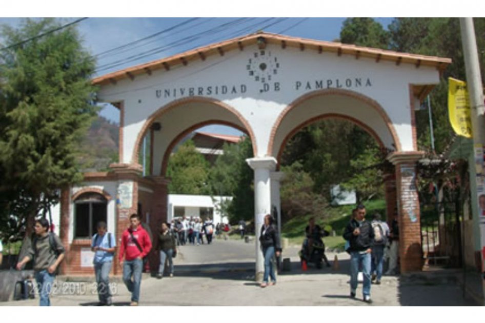 Encapuchados se tomaron Universidad de Pamplona