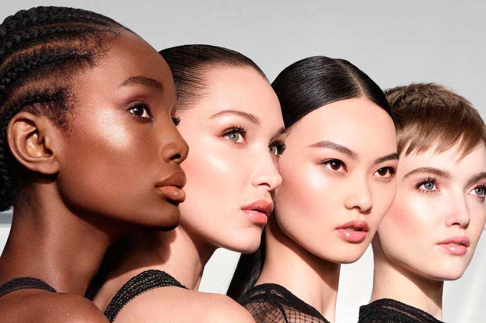 Las cejas rectas, según Bella Hadid y Florence Pugh, estarán de moda en 2023