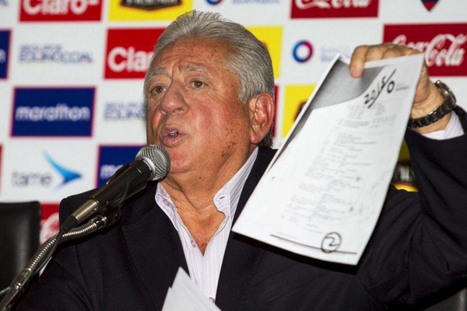 Federación Ecuatoriana suspende 90 días a Luis Chiriboga para facilitar indagación