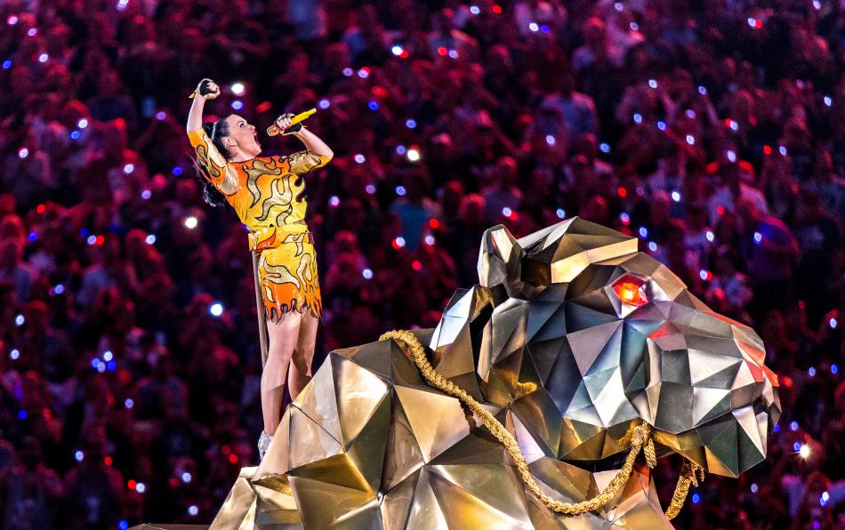 Katy Perry se robó el show en la edición número 49 del Super Bowl