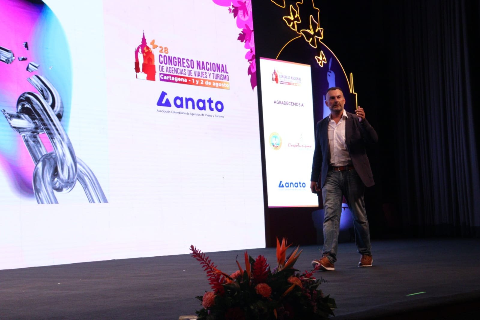 "Es importante el factor humano, empatizar con la persona que te compra, si no lo haces no hay Factor Wow", enfatizó Fernando Anzures.