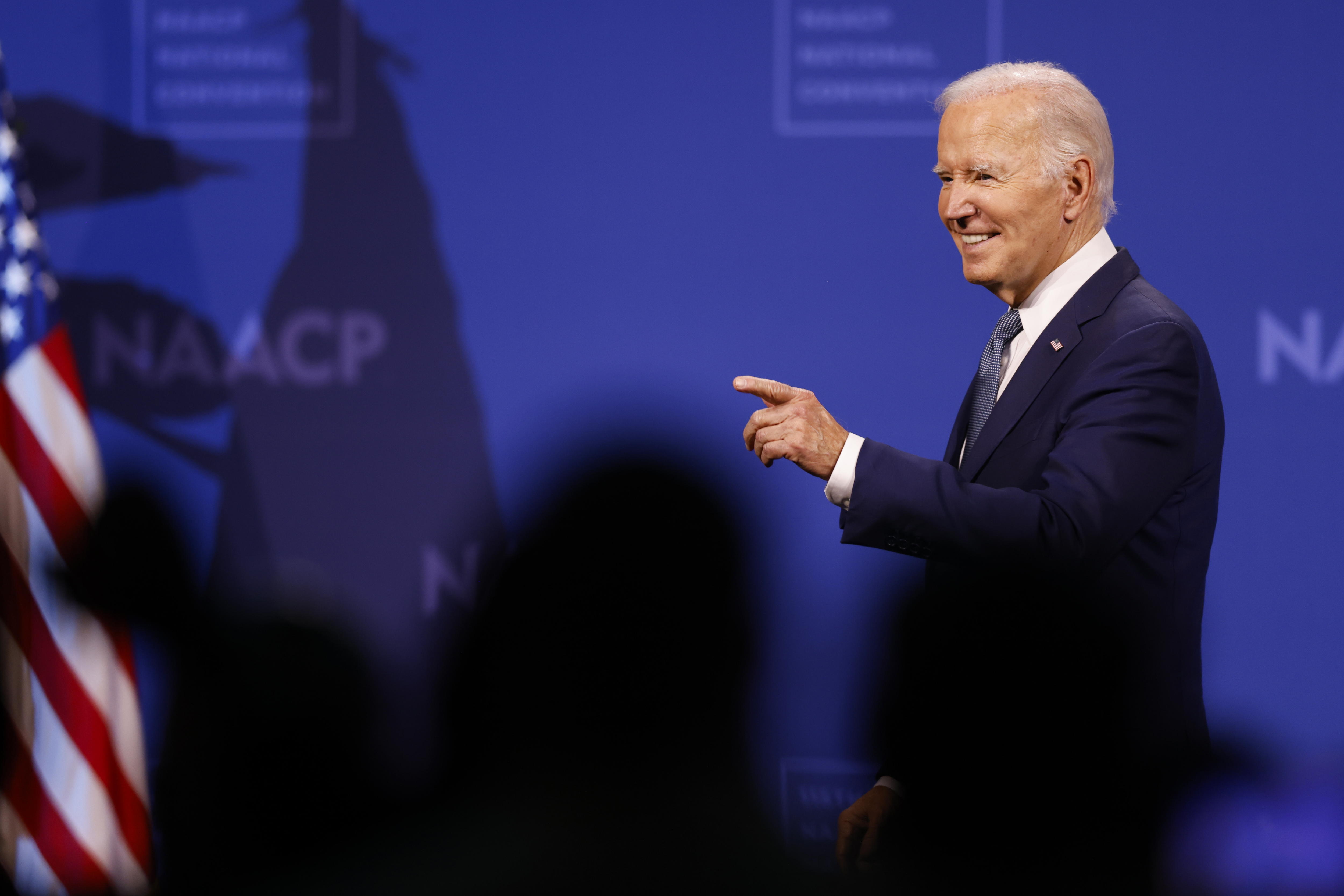 Mientras todos esperan que anuncie su retiro, Biden mantiene su agenda de campaña