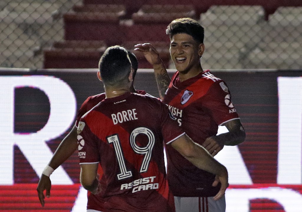 Triplete de Santos Borré y gol de Carrascal en clasificación de River