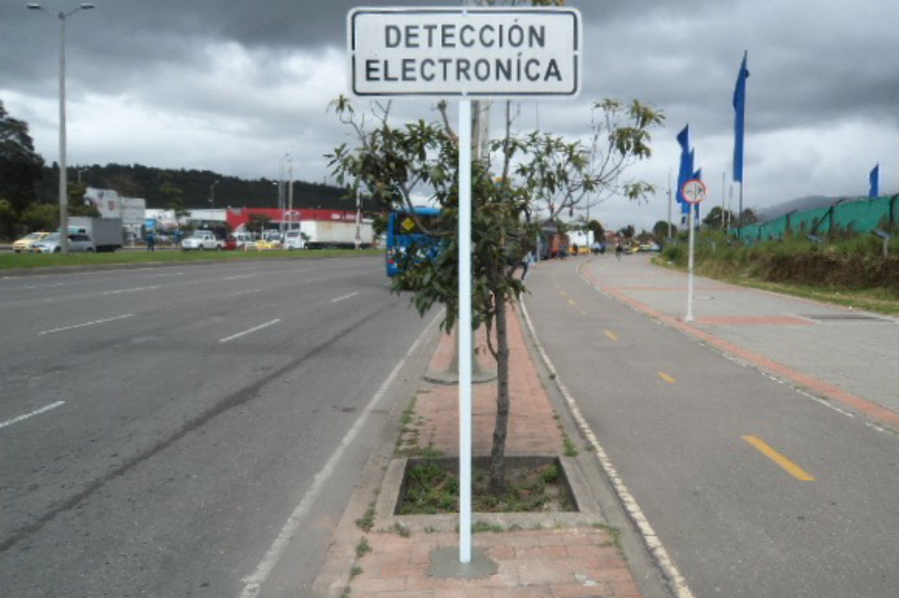 Conozca las vías que tienen cámaras para fotomultas en Bogotá
