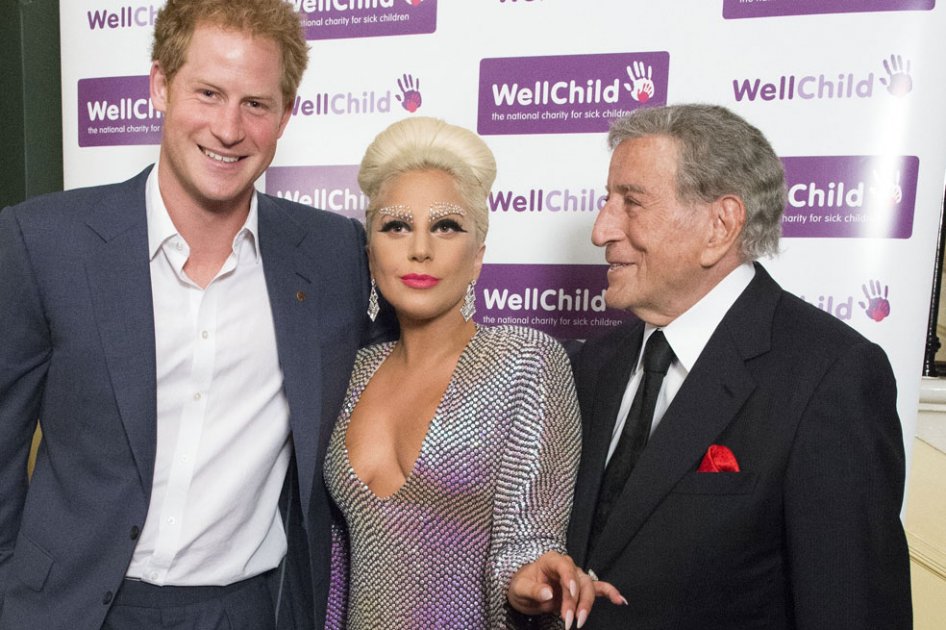 Lady Gaga pide medidas para combatir abusos sexuales en universidades