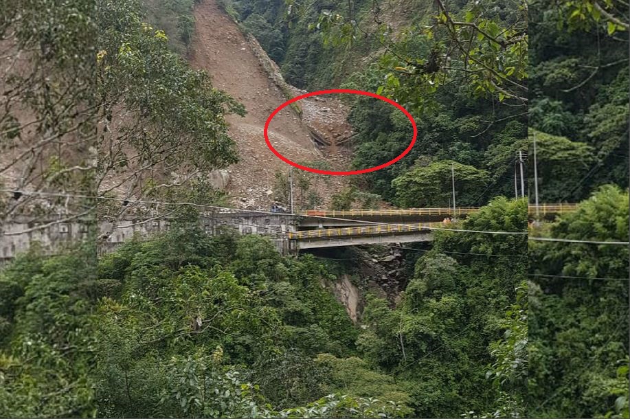 Así quedó el puente luego del derrumbe.Archivo particular