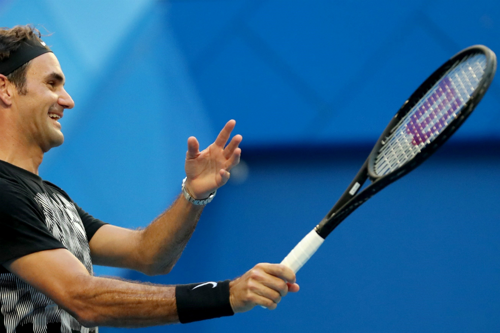 Federer vence a Sugita en su estreno en la Copa Hopman