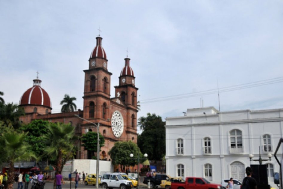 La primera detonación se registró a un costado de la plaza donde se encuentra la Alcaldía de Barrancabermeja. /Alcaldía