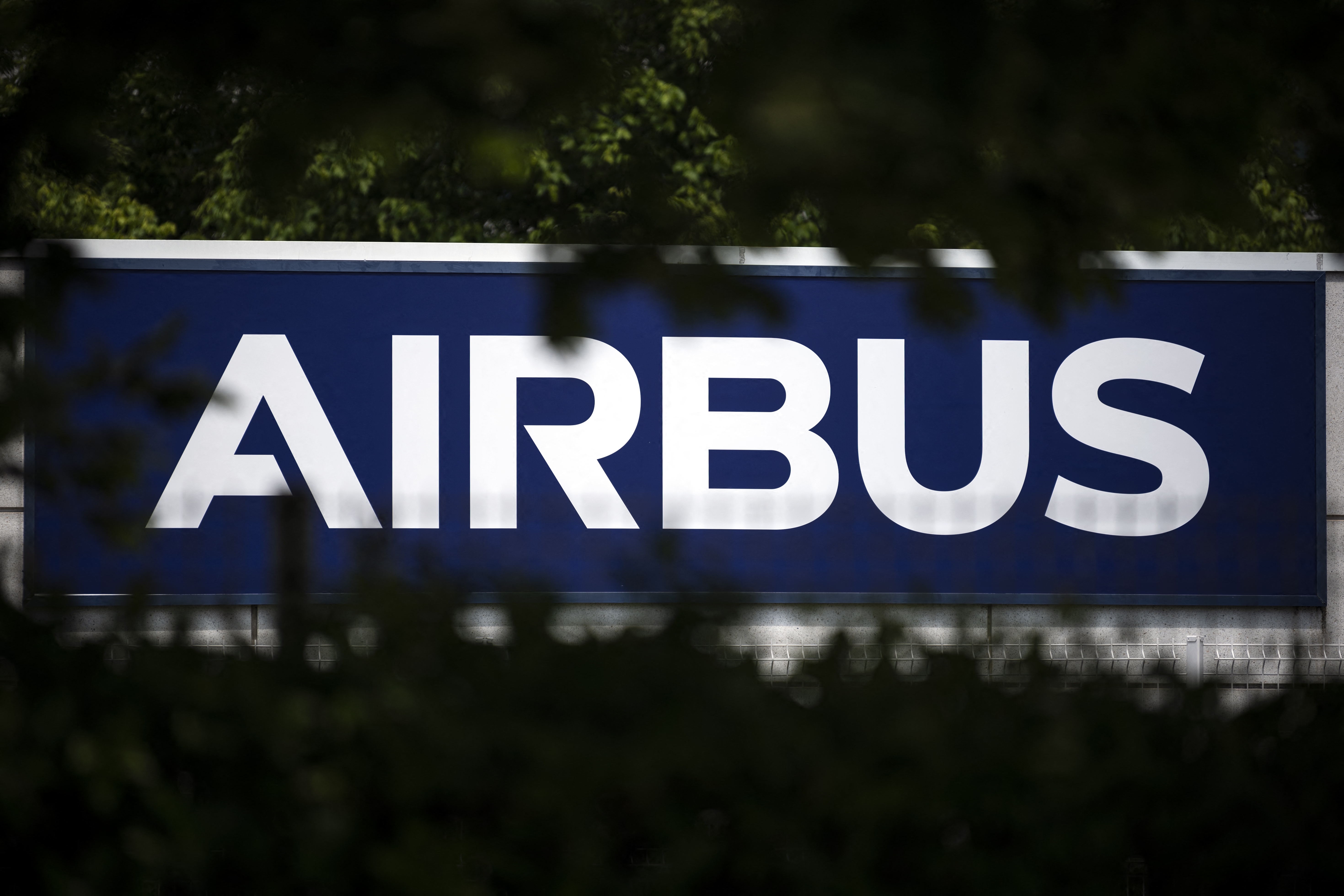 Las ganancias de Airbus cayeron casi un 50 % durante el primer semestre