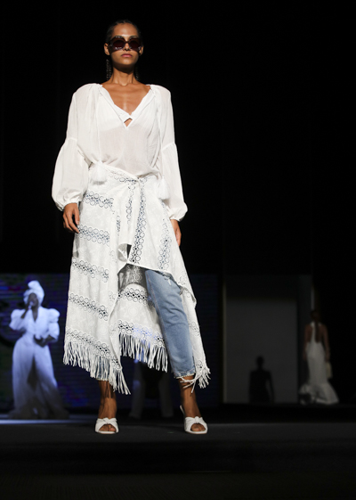 Paola Arango inauguró Cali Distrito Moda 2023 con su pasarela Bienaventuranza
