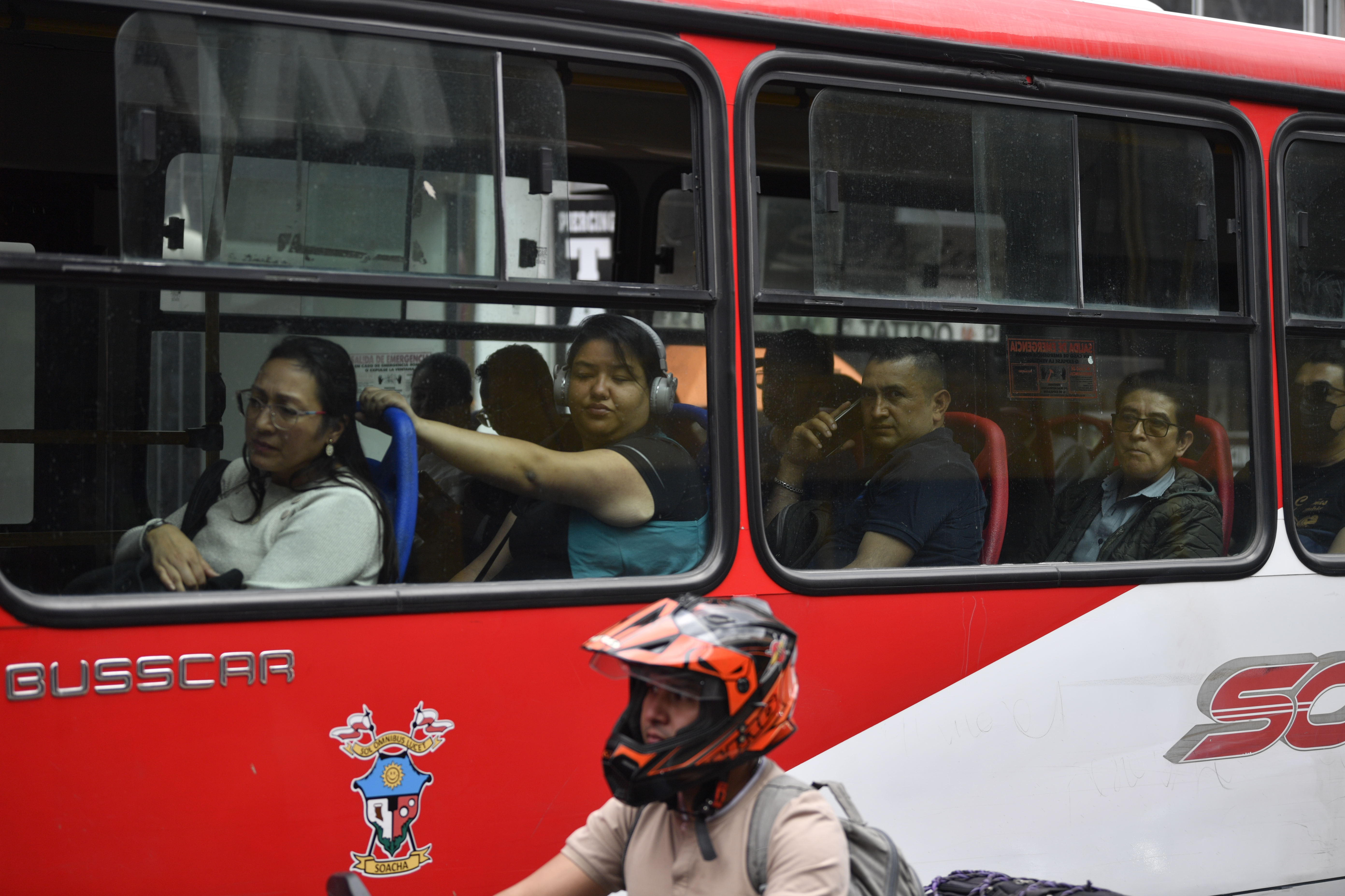 Trancones en el sector de Venecia al sur de Bogotá debido a las obras viales de la zona para el futuro puente de la av 68 con autopista sur