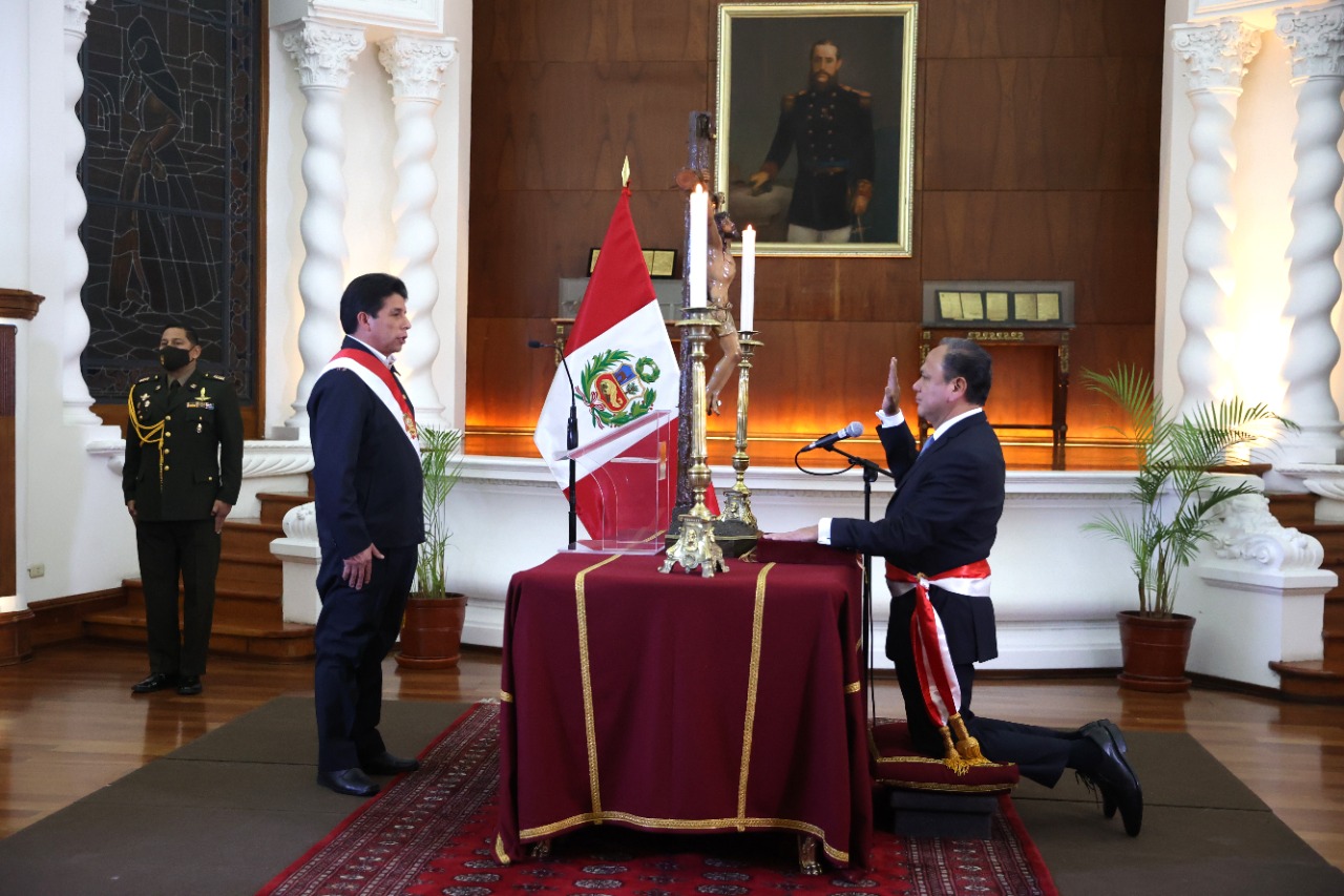 Perú: Pedro Castillo nombró a su sexto ministro del Interior en menos de un año