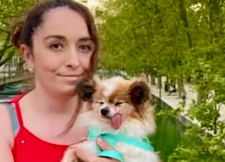 Adoptan a un perro de 30 años y semanas después lo despiden: “le dimos un final feliz”