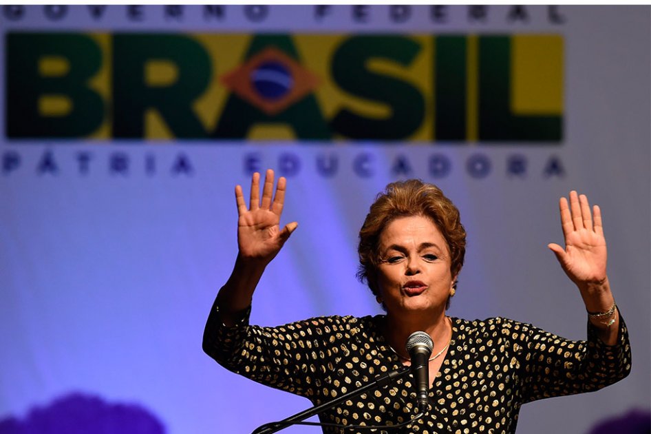 Rousseff disuelve su Gobierno tras ser separada del cargo por el Senado