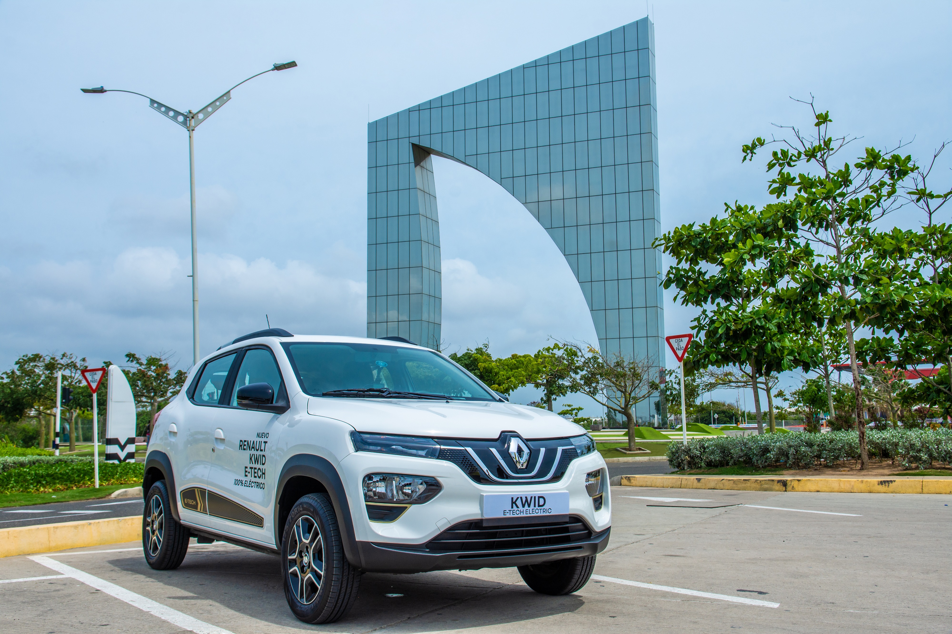 Renault Kwid E-tech: así es el compacto eléctrico que ya se vende en Colombia