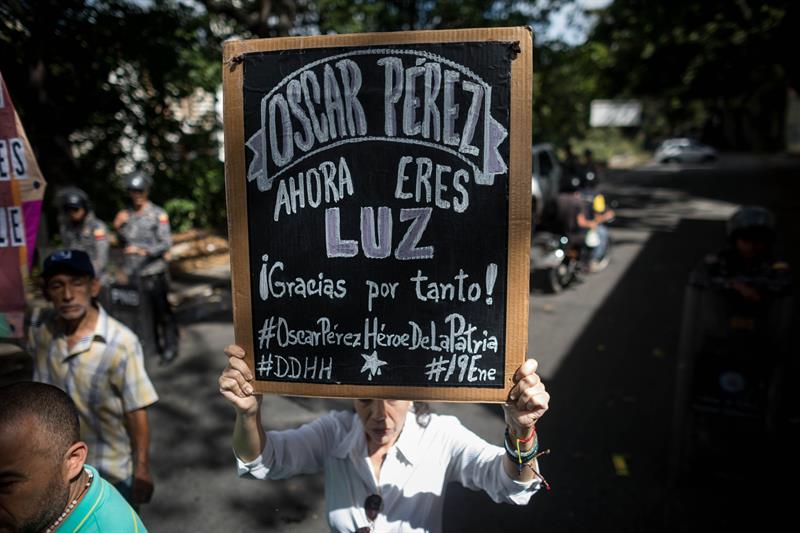 Entierran a expolicía Óscar Pérez en Venezuela