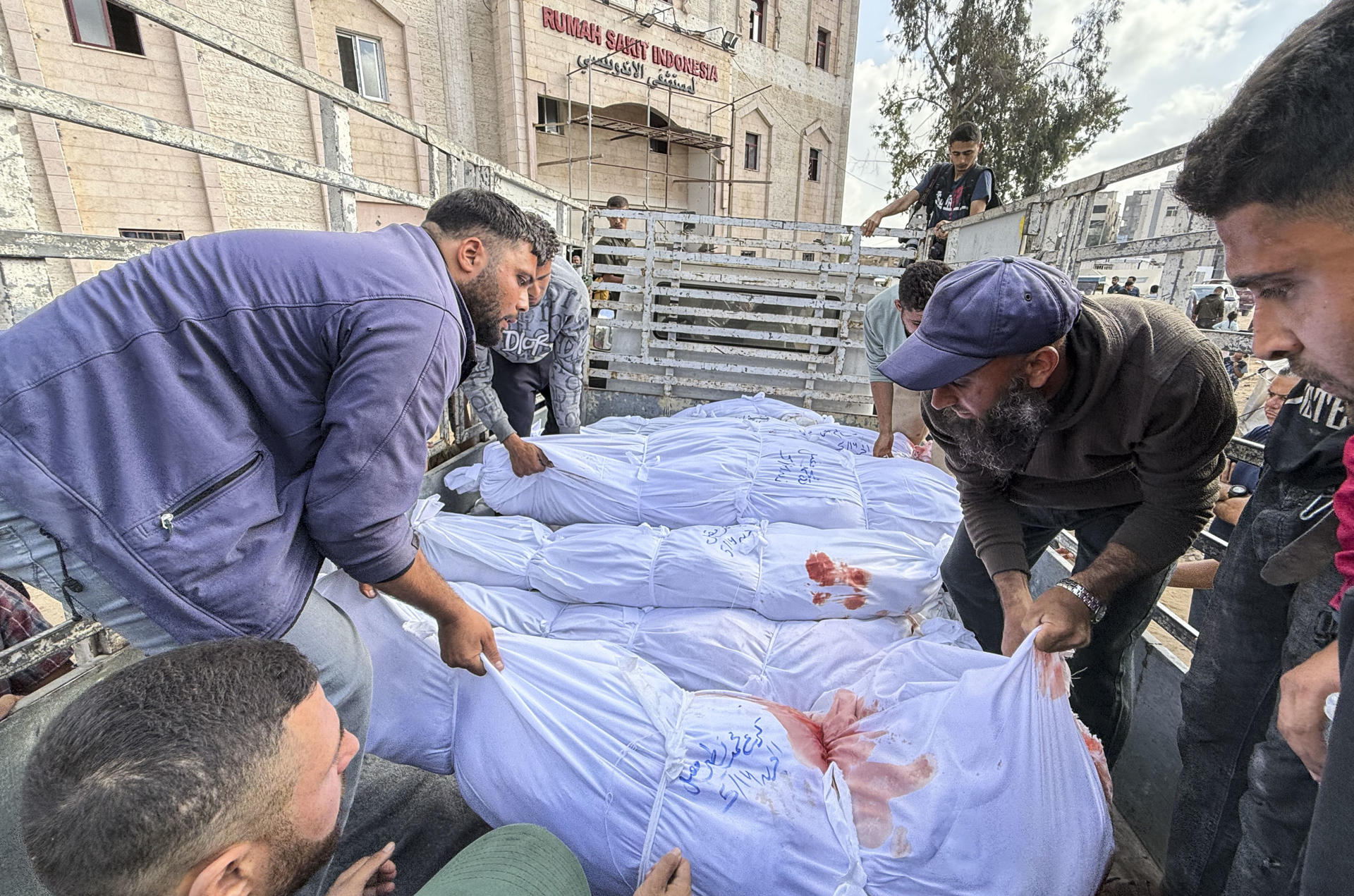 Día sangriento en Gaza: más de 120 muertes por bombardeos de Israel