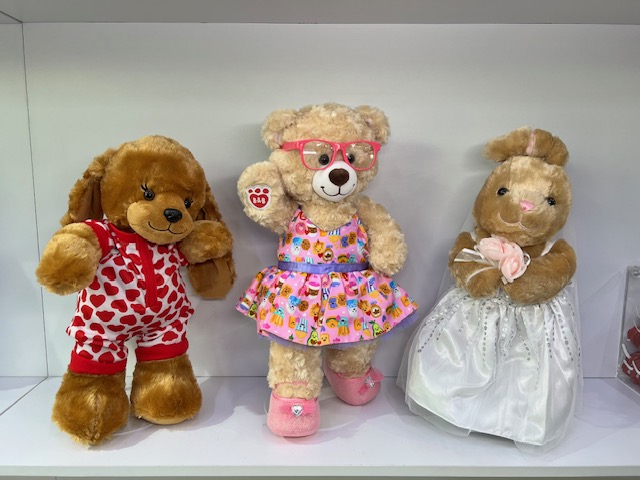 Celebre el mes de las madres con una experiencia única y memorable en Build-A-Bear