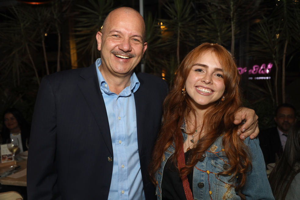Manuel gomez y Natalia Adaime Bruma & Taza