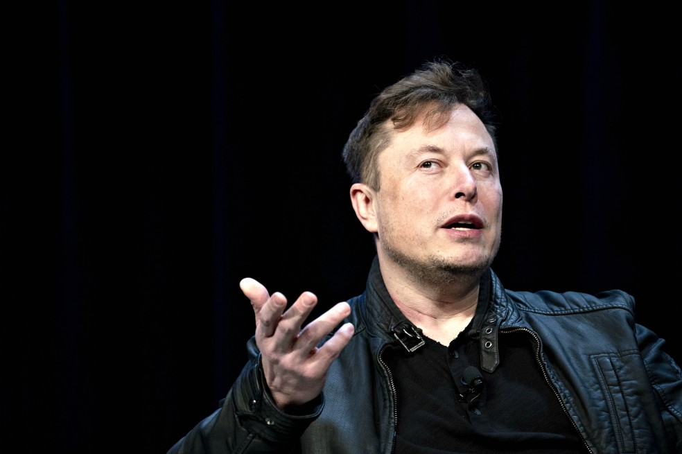 Elon Musk supera a Warren Buffett en ranking de multimillonarios
