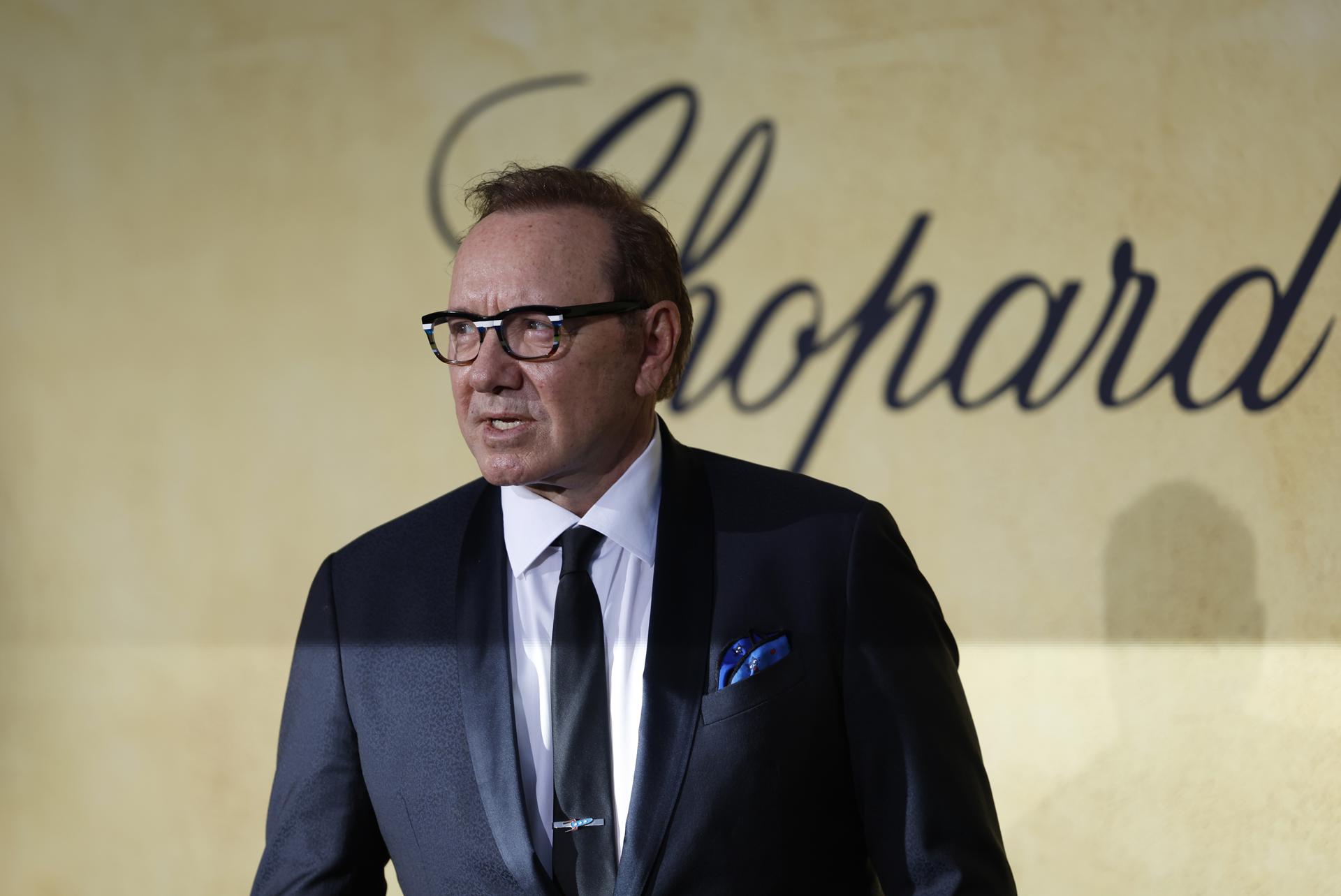 Kevin Spacey aclara si es cierto que no tiene casa: “estoy conmovido por su generosidad”