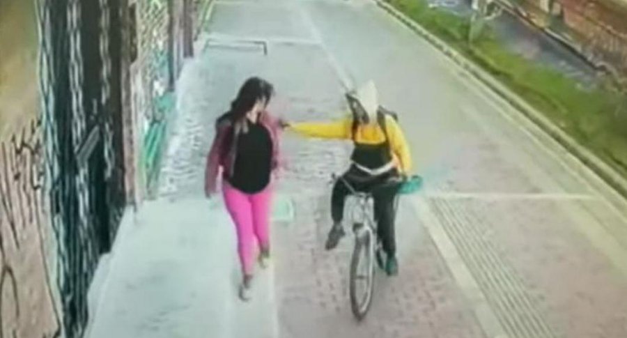 Mujer es herida en el rostro por resistirse a un atraco en Galerias