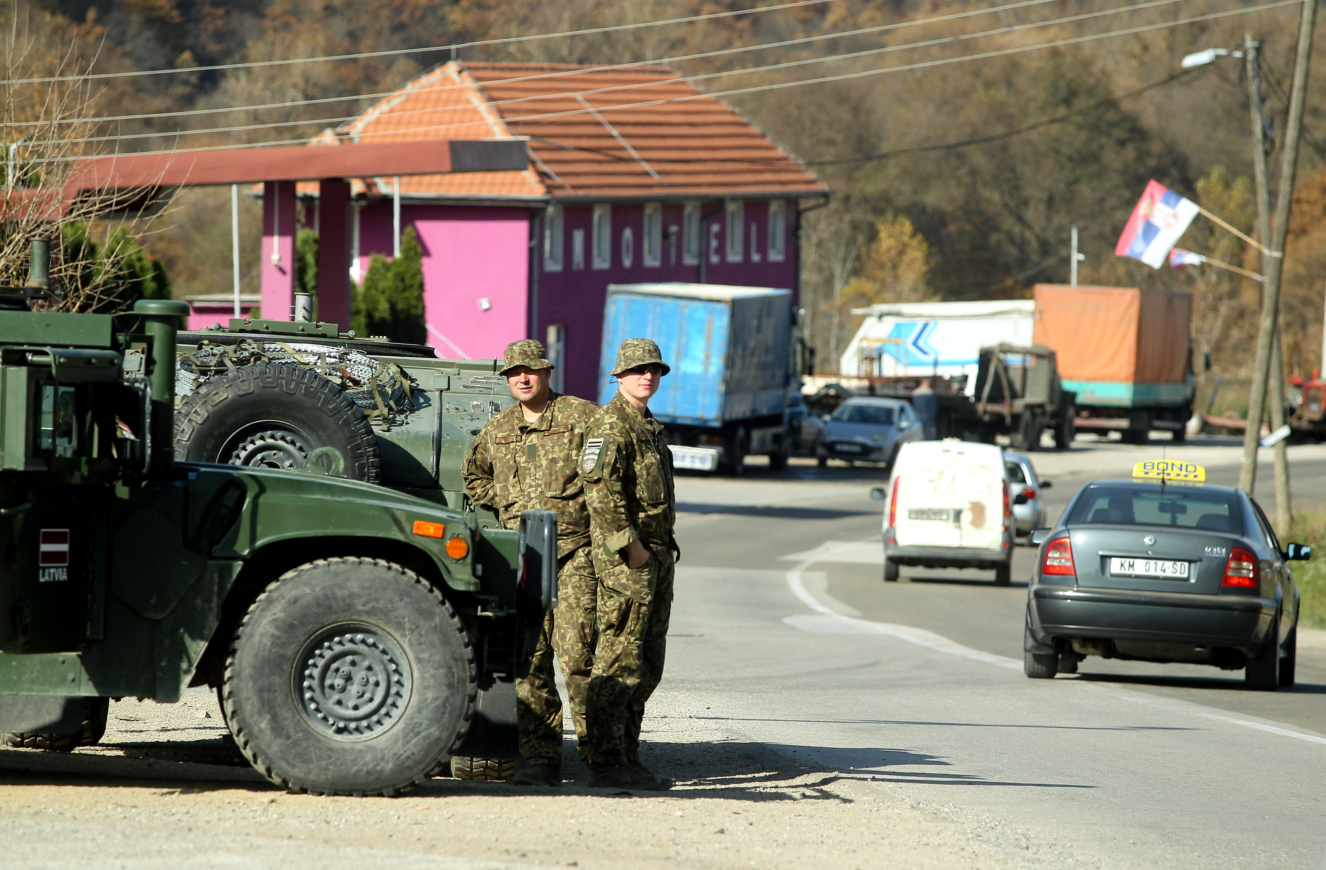 Serbia ordena a su ejército “estar en el más alto nivel de preparación de combate”