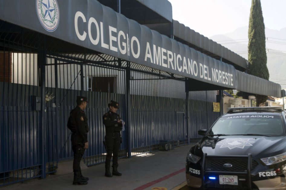Profesora y dos alumnos heridos por estudiante en escuela de México están estables