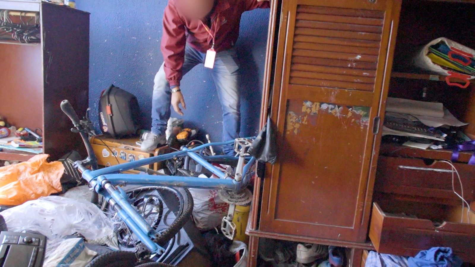 Allanamiento en Engativá dejó al descubierto bicicletas y cédulas robadas