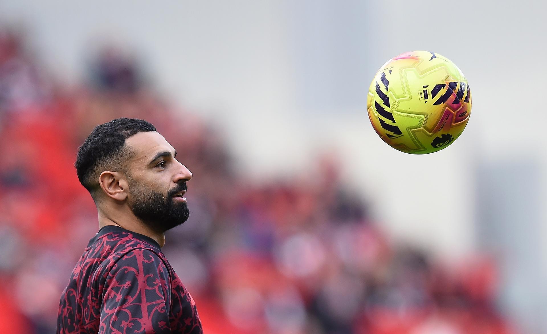 LIVERPOOL (United Kingdom), 22/11/2025.- Liverpool's Mohamed Salah warms up before the English Premier League match between Liverpool and Nottingham Forest in Liverpool, Britain, 22 November 2025. (Reino Unido) EFE/EPA/PETER POWELL EDITORIAL USE ONLY. No use with unauthorized audio, video, data, fixture lists, club/league logos, 'live' services or NFTs. Online in-match use limited to 120 images, no video emulation. No use in betting, games or single club/league/player publications.
