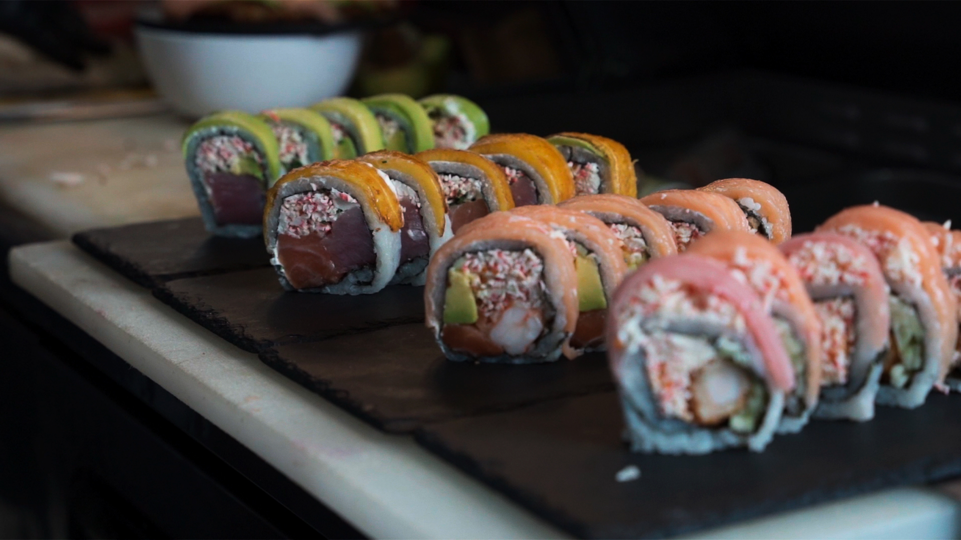 Sushi de Venezuela en Bogotá: rollos tan grandes como las ganas de los migrantes