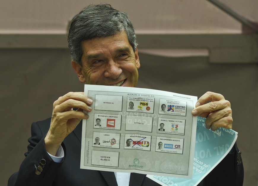 Rafael Pardo, primer candidato a la alcaldía de Bogotá en votar