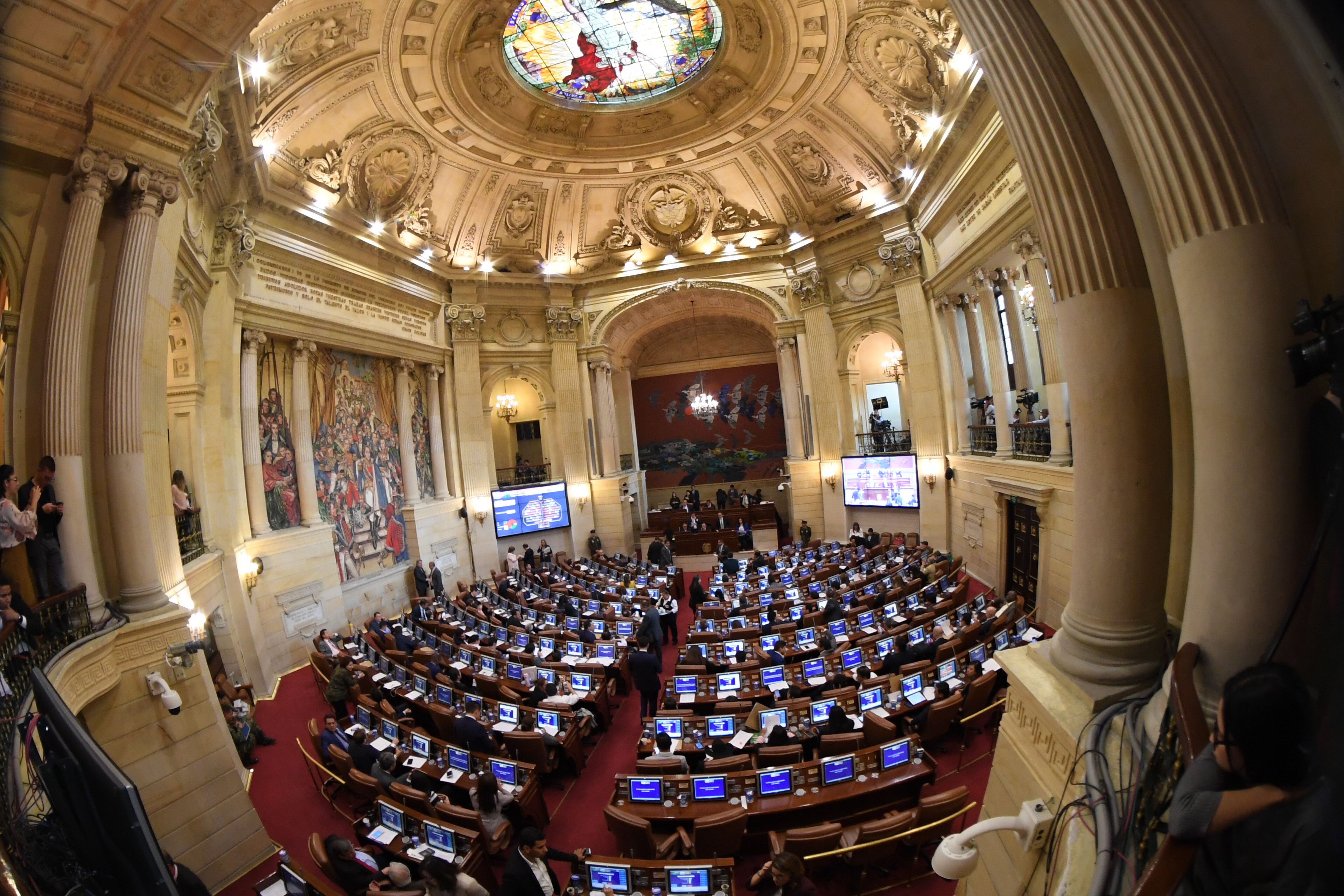 Cascada de renuncias llegó al Congreso en plena campaña y a 10 días de finalizar su periodo