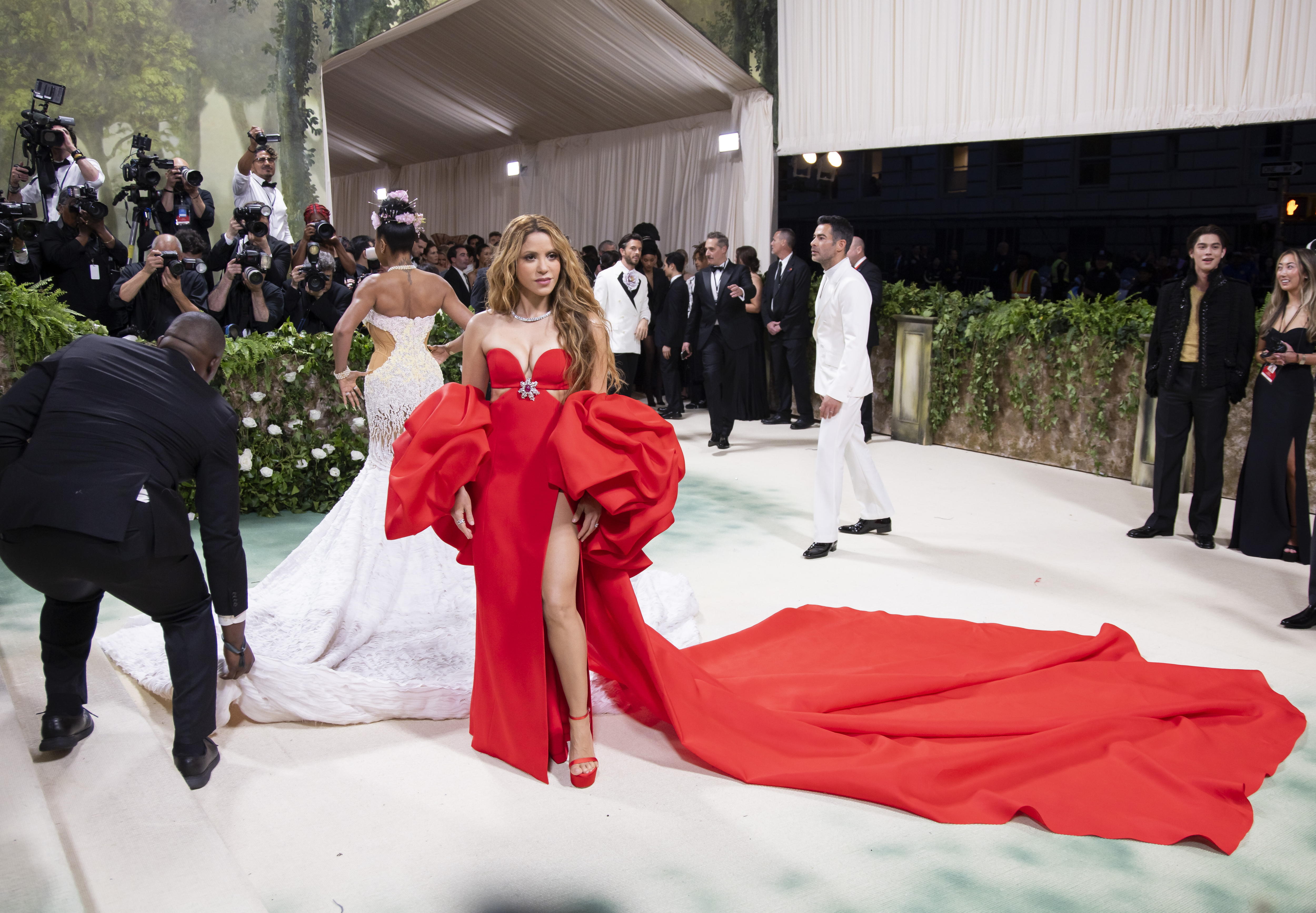 Shakira, muy bien acompañada en la MET Gala. Él es el hombre que estuvo a su lado