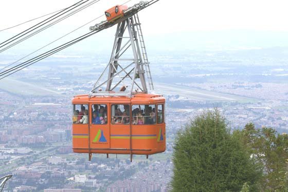 Supertransporte impone multa a Teleférico a Monserrate S.A. por irregularidades en la prestación del servicio