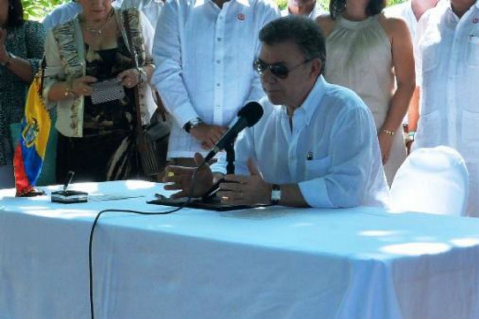 Santos se sometió a un rejuvenecimiento de párpados