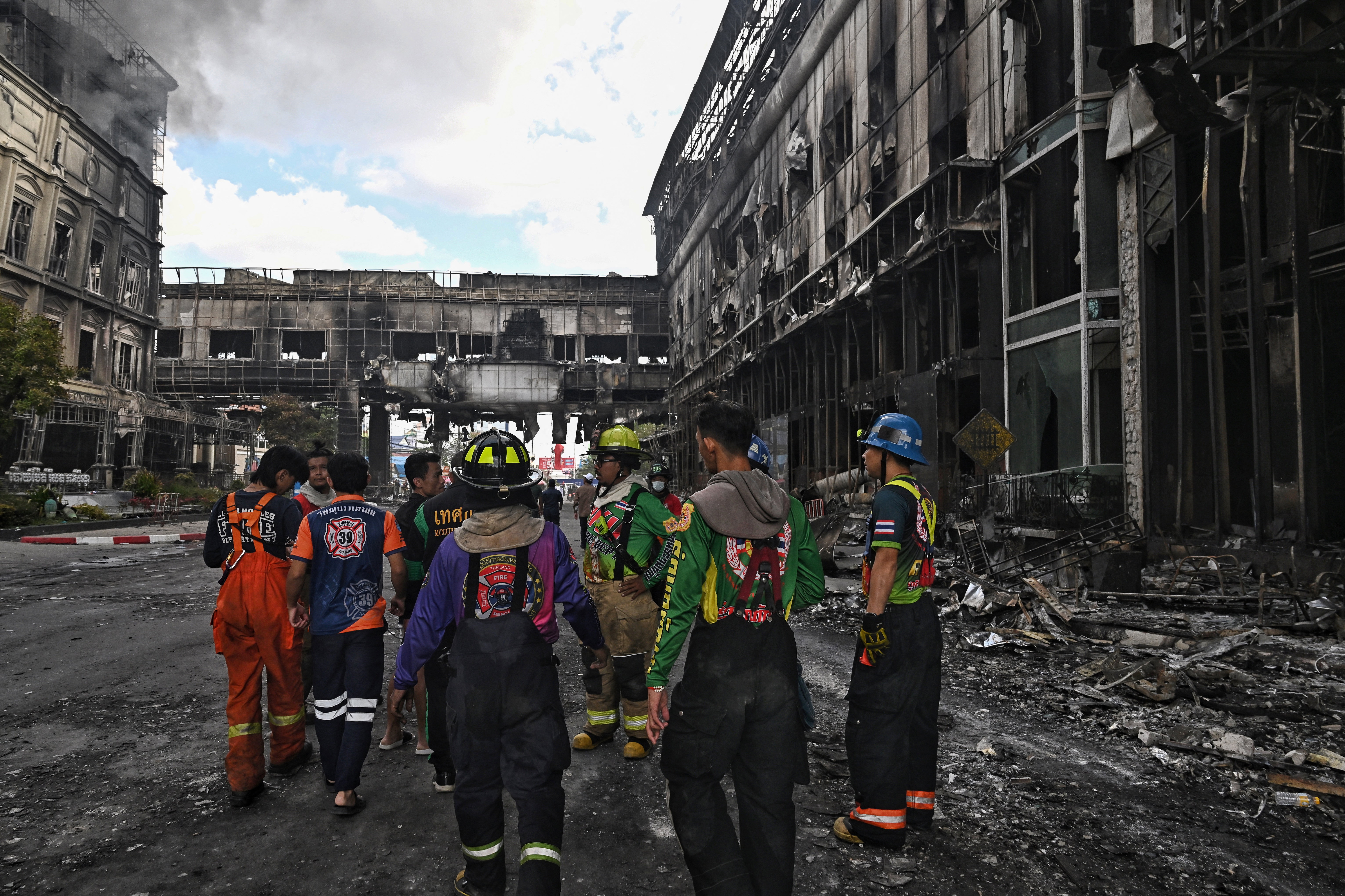 Se eleva a 19 el número de muertos tras incendio en un casino de Camboya