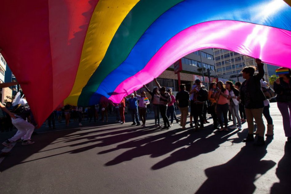 Comunidad LGBTI se opone a ley que permitiría a empresas rechazar clientes homosexuales
