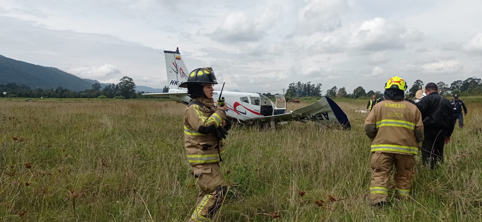Aterriza de emergencia una avioneta, en el norte de Bogotá