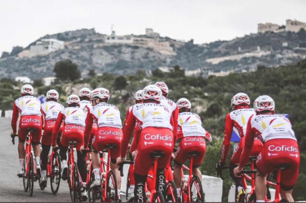Los equipos Cofidis y Groupama-FDJ, en cuarentena por riesgo de coronavirus