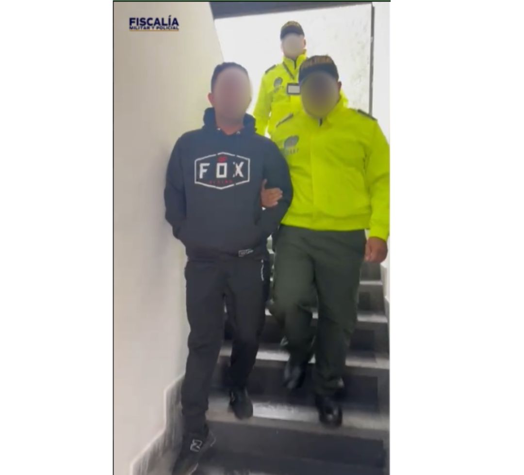 Policía que exigió $4 millones a mujer para no multarla fue capturado